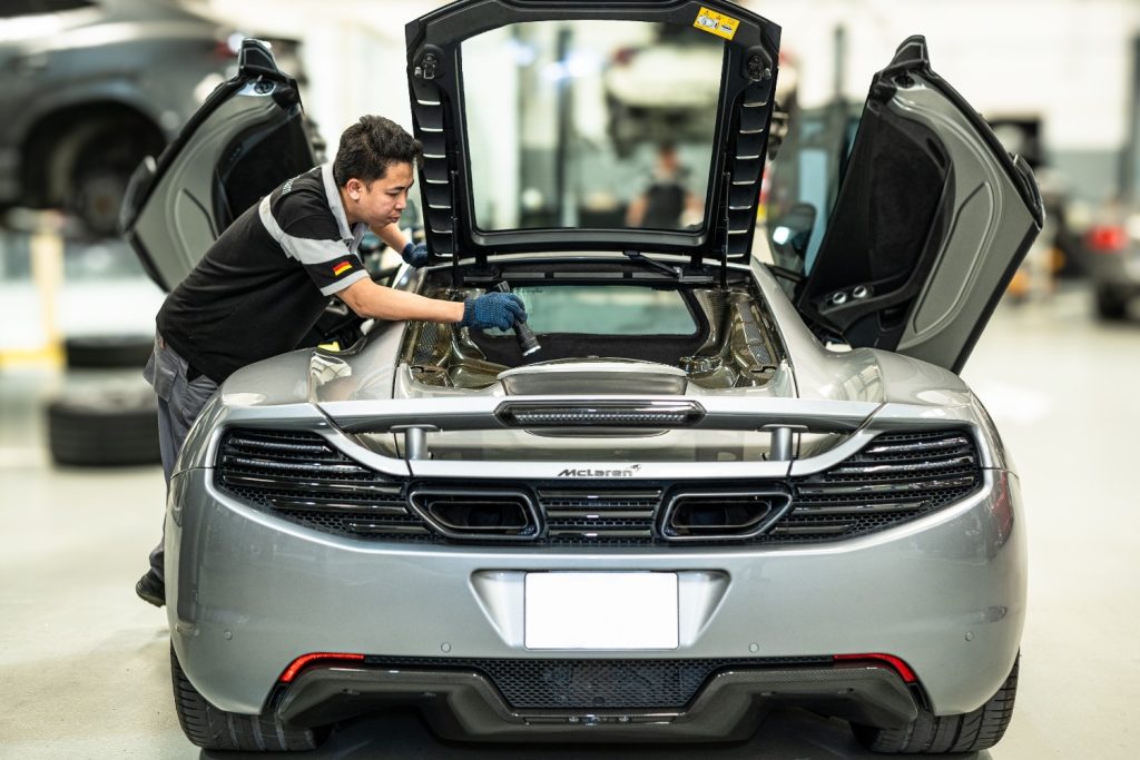 McLaren repair near me, McLaren repair al quoz, McLaren repair dubai